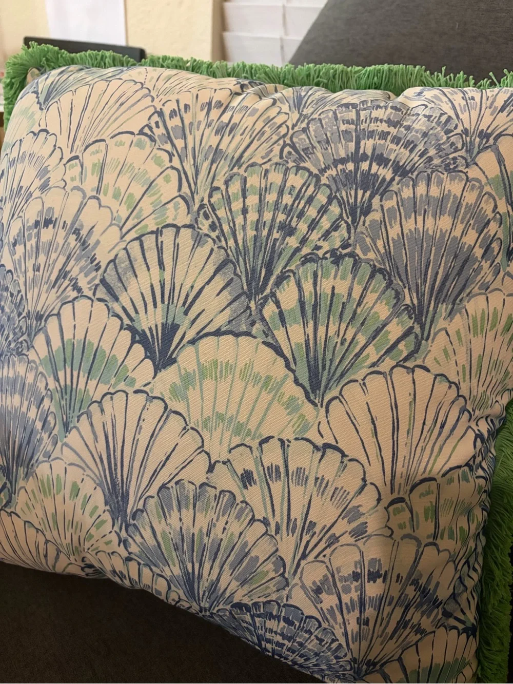 Lilly Pulitzer very good